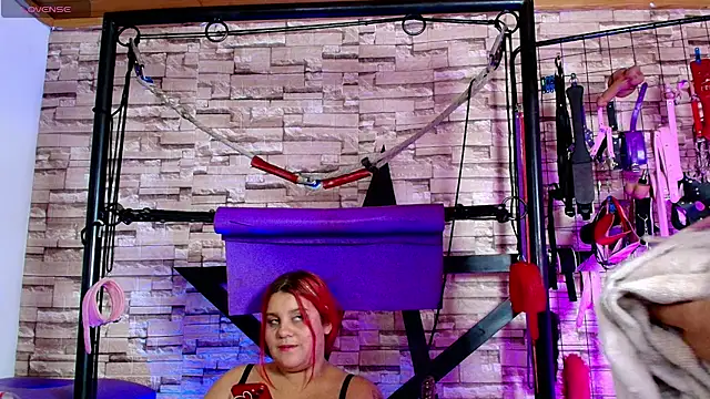 XXX chat uživo modela Skay_Queen_BDSM