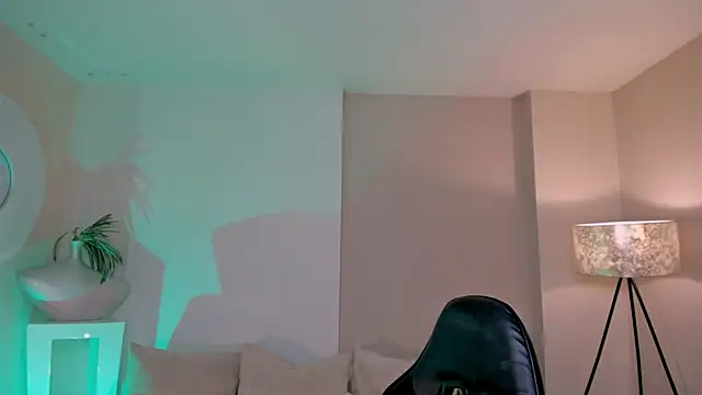 MayaMoretti_ Adlı Modelin Canlı XXX Sohbeti