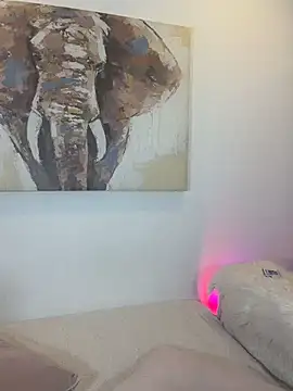 ParisRoux Chat XXX in diretta