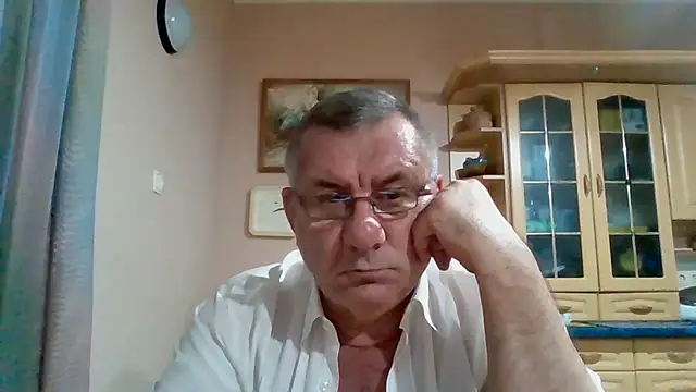 Онлайн чат XXX machomale3