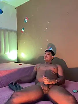 Axell_king07 Adlı Modelin Canlı XXX Sohbeti