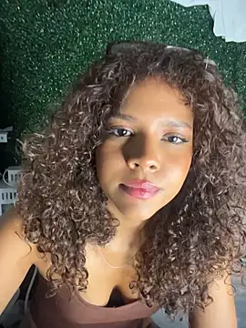 CurlyOopsieXXX's Live XXX Chat