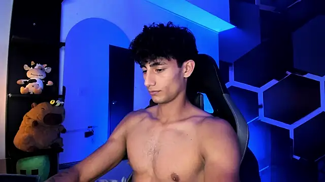 MaxiimoRomano_'s Live XXX Chat