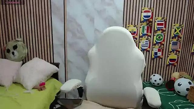 แชท XXX สดของ Sonialorens_