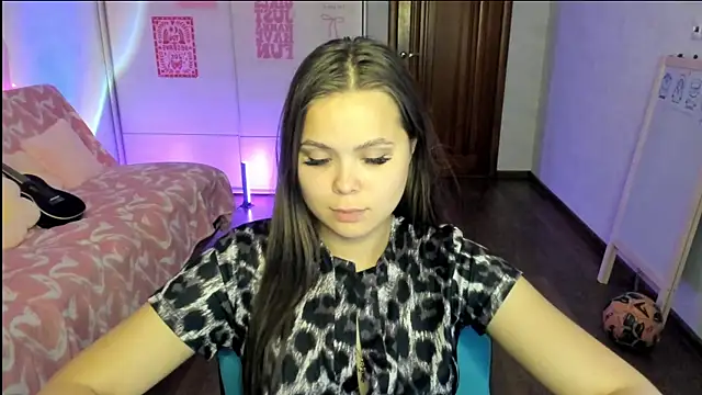 Kira_love_81 Chat XXX in diretta