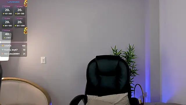NiaBennet_'s Live XXX Chat