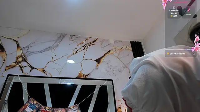 Chat +18 de Wonderkloe_ ao vivo