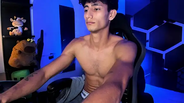 MaxiimoRomano_'s Live XXX Chat