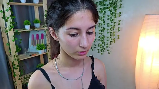 دردشة JasminKitany الجنسية المباشرة