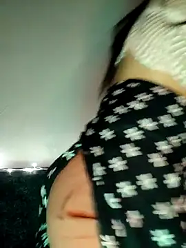 Prihu143 Live XXX-Chat