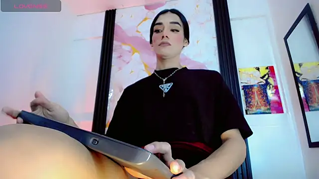 Diosiris_Riannys' Live XXX Chat