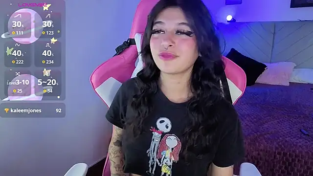 larah_uwu Live XXX-Chat