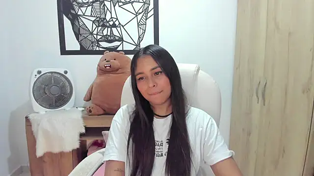 Chat XXX en directo de Ciara8