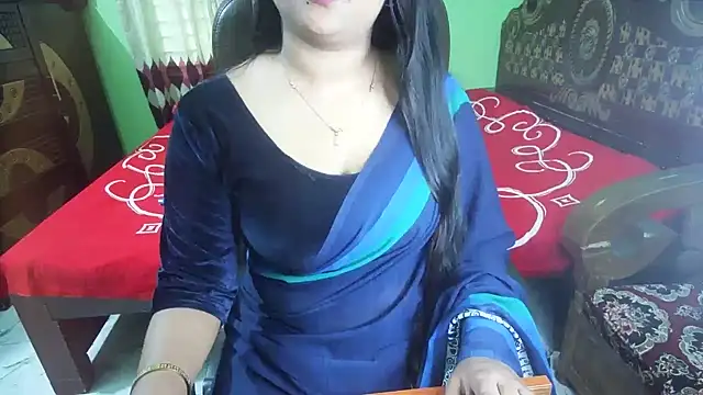 BengaliQueenStar Chat XXX in diretta