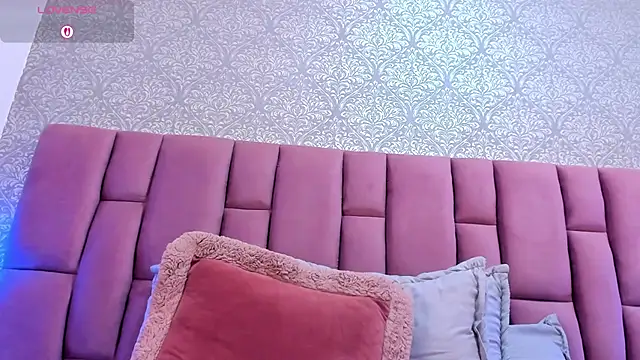 DianaRed_ Adlı Modelin Canlı XXX Sohbeti