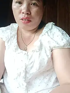 -Yeyi- 即時 XXX 聊天