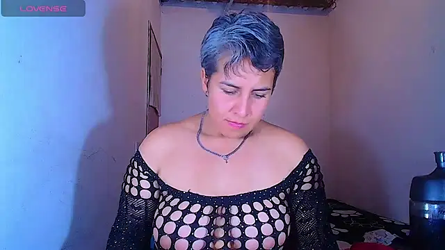 Chat XXX en directo de Yessi_rousse
