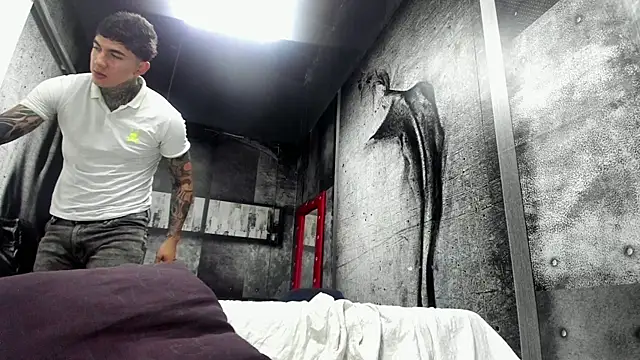 Pokazy przed kamerką – Gury_tattoo