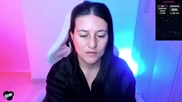 Chat XXX en directo de Saskyaa