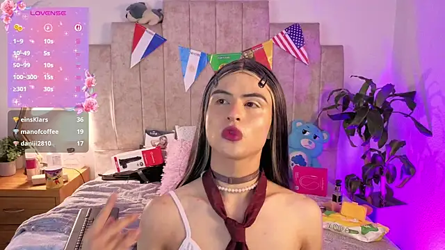 Emilly-hall élő XXX-chatje