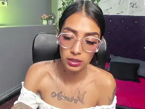 KarlaSlutSkinny__'s Live XXX Chat