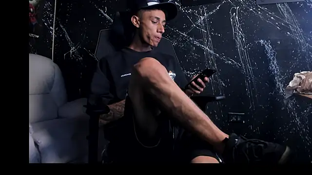 XXX chat uživo modela LucasJhonson_