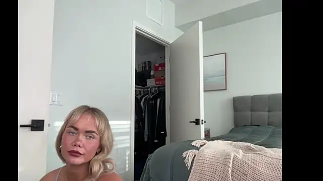 ElenaErickson Chat XXX in diretta