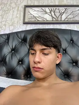 Lander_Cruz Live XXX-chat