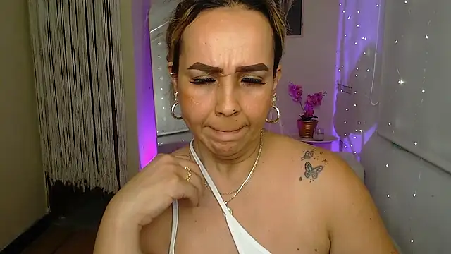 Aunty_milf Chat XXX in diretta