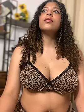 Lilybrunette_ Chat XXX in diretta