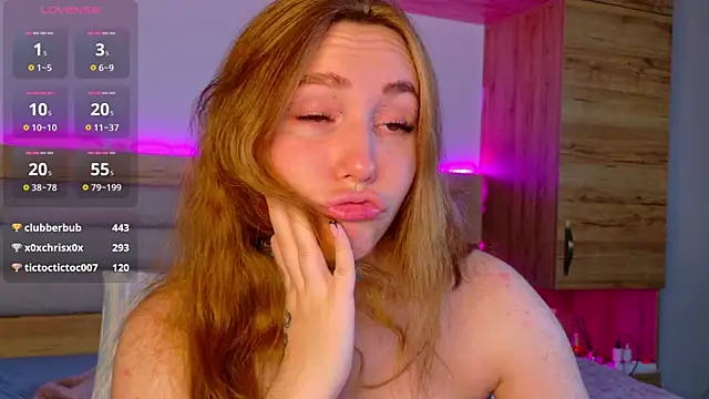 LunaXBaddie Chat XXX in diretta