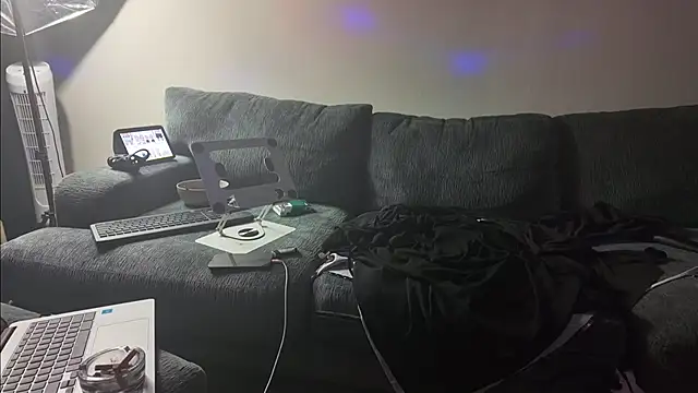 Triggerhappycj100 Chat XXX in diretta