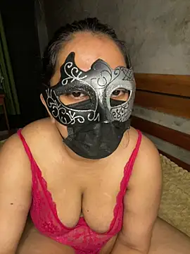 LioraWance Show in webcam