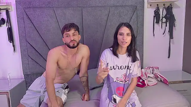 ThreeForFun_OS' Live XXX Chat