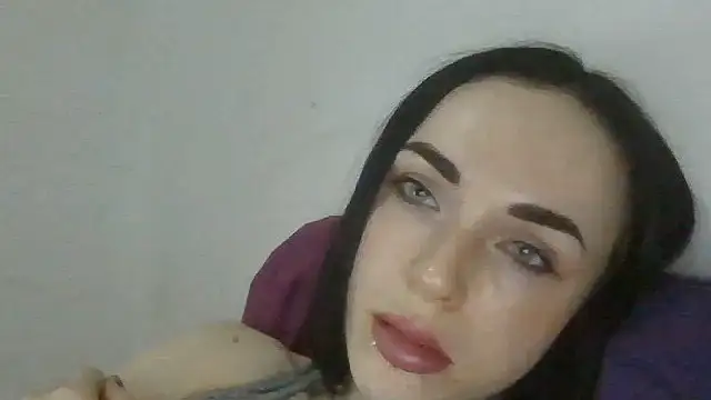 Chat +18 de Trinsy_Love ao vivo
