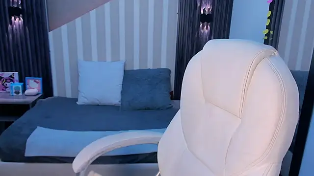 Онлайн чат XXX LittleeStar