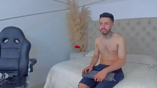 StevenAndLaura élő XXX-chatje