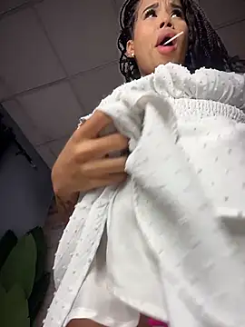 EmmaExoticaXXX's Live XXX Chat