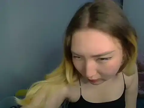 Vinoriaki Chat XXX in diretta