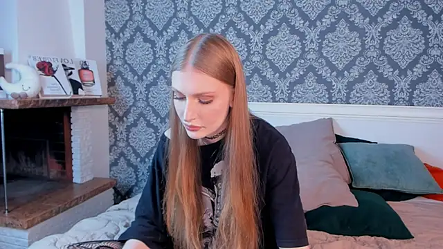 Show modela DuskAmulet na web-kameri
