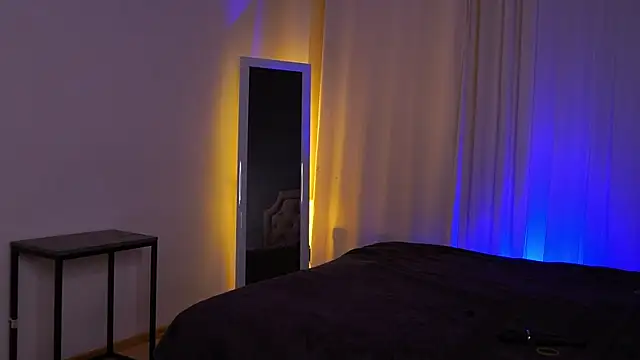 ChiaraLuna's Live XXX Chat