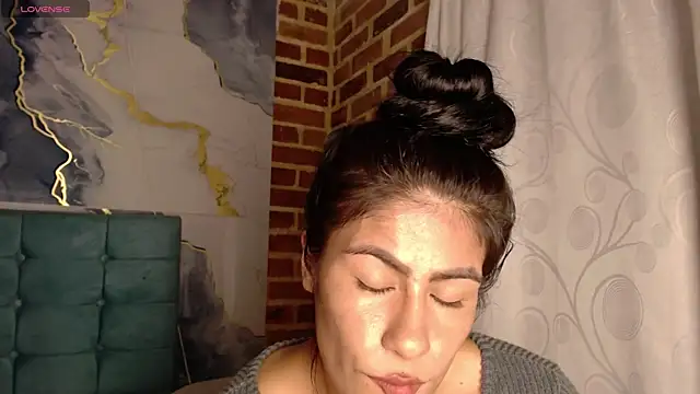ailyngg Chat XXX live
