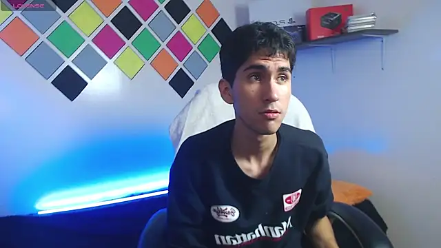adan_tower Adlı Modelin Web Kamerası Şovu
