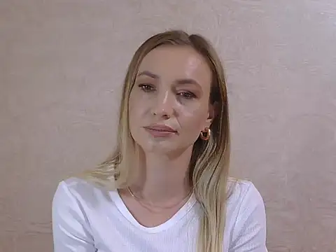 NoirEnigma Adlı Modelin Canlı XXX Sohbeti