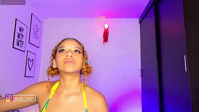 rubi_star Adlı Modelin Canlı XXX Sohbeti