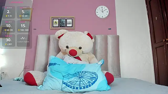 ORIANNA_21 élő XXX-chatje