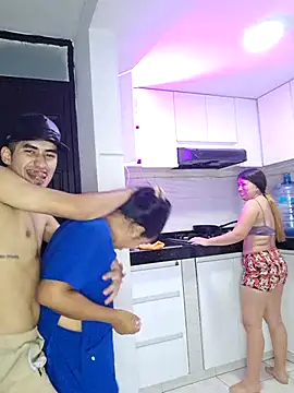 royalgirls_x: απευθείας συνομιλία ΧΧΧ