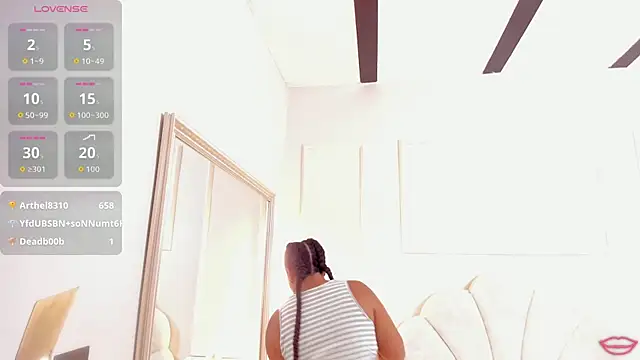 BrianaHazel 即時 XXX 聊天