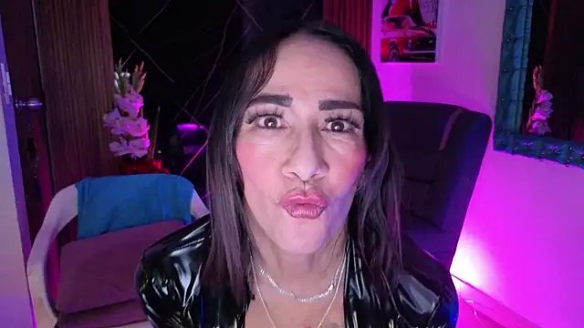 crisstal_miler Chat XXX in diretta