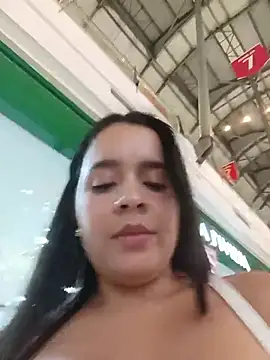 Julieth_hot-69 Adlı Modelin Canlı XXX Sohbeti